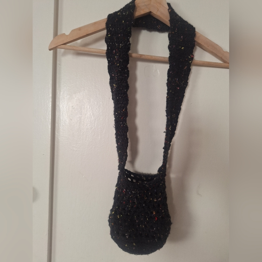 Handmade Crochet Water Bottle Holder Sling Bag – Black Speckled Yarn